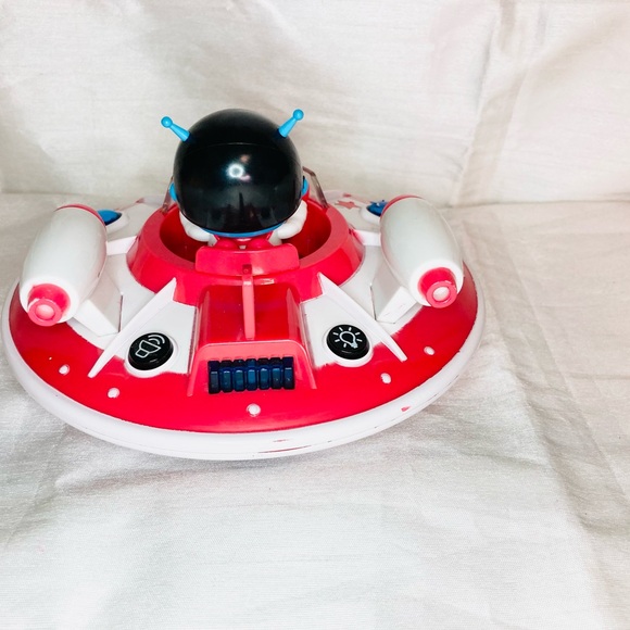 Ryans World with Figure Working light up Spaceship Toy - Picture 7 of 9